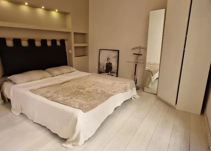 Savelli Old Town - Near Navona Place Rome